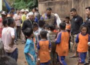 Pascabanjir Bandang, Bupati Sijunjung Tinjau dan Salurkan Bantuan Pada Warga Terdampak