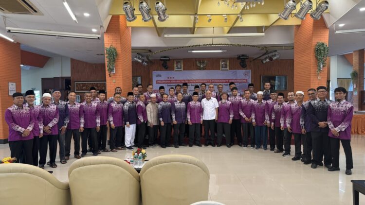 PT Semen Padang melepas sebanyak 80 orang Jemaah Calon Haji (CJH) tahun 2024, Rabu (7/5). IST