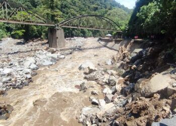 Forum Daerah Aliran Sungai menyatakan, dua hulu DAS Sumbar saat ini dalam kondisi kritis. Jika tidak segera dilakukan upaya penyelamatan