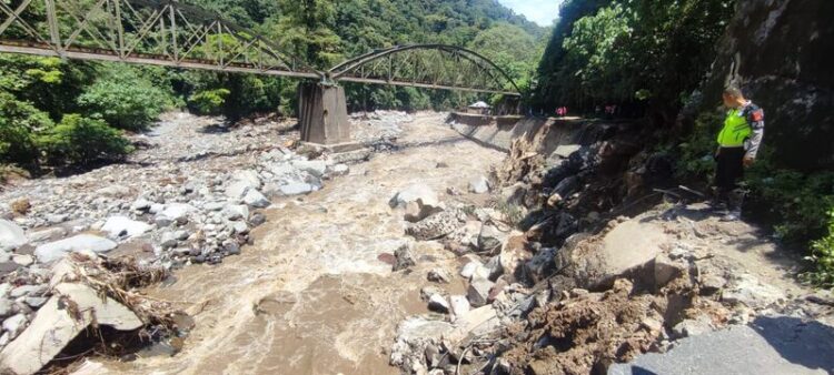 Forum Daerah Aliran Sungai menyatakan, dua hulu DAS Sumbar saat ini dalam kondisi kritis. Jika tidak segera dilakukan upaya penyelamatan