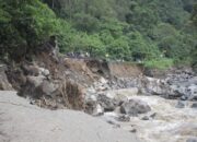 Tumpukan Material Sisa Galodo Masih Ada di Lereng Gunung Singgalang, Mahyeldi Minta Warga Waspada