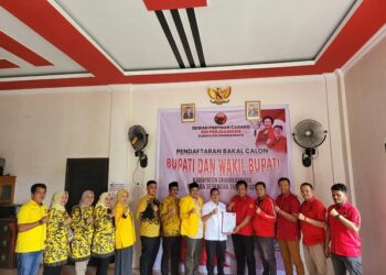 Ketua DPD Golkar Dharmasraya Adi Gunawan, saat mendaftar untuk maju Pilkada Dharmasraya ke PDI P.ist
