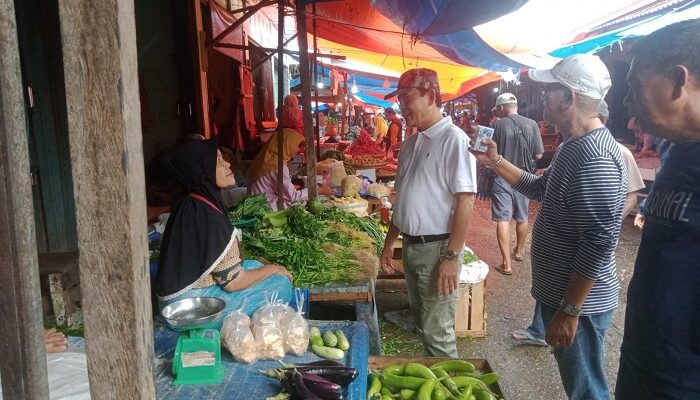 Kandidat Calon Wako Payakumbuh Dokter Zulmaeta Blusukan ke Pasar