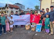 GMNI Sumbar Serahkan Bantuan Perlengkapan Sekolah Bagi Anak-Anak Korban Galodo Marapi
