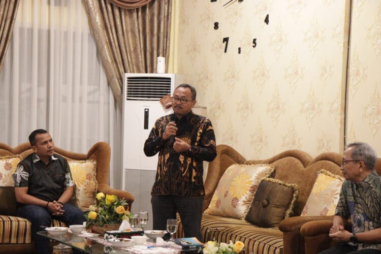 Pemko Payakumbuh menggelar Forum Group Discussion (FGD) dengan tim ahli, Senin (10/6). DADANG