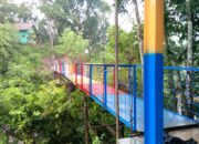 Perluas Akses Kehidupan Desa, Telkom Rekonstruksi Jembatan Gantung di Desa Cimahpar Sukabumi