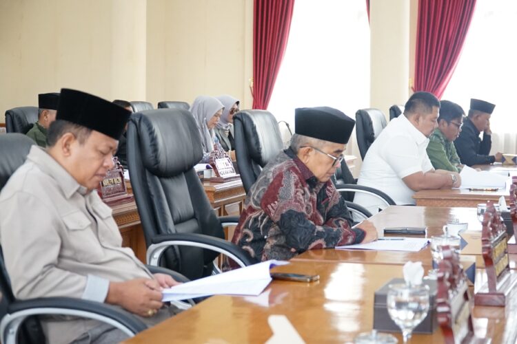 DPRD Kota Payakumbuh menggelar Rapat Paripurna Penyampaian Nota Penjelasan Wali Kota  terhadap 3 Rancangan Peraturan Daerah (Ranperda) Tahun 2024 di Ruang Sidang DPRD, Senin (3/6).DADANG