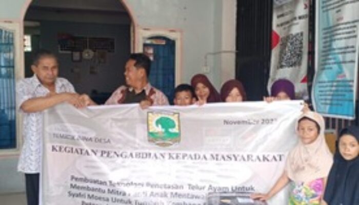 Teknik Elektro Unand Latih Masyarakat Gunakan Mesin Penetasan Telur Ayam dengan Teknologi Uninterruptible Power Supply