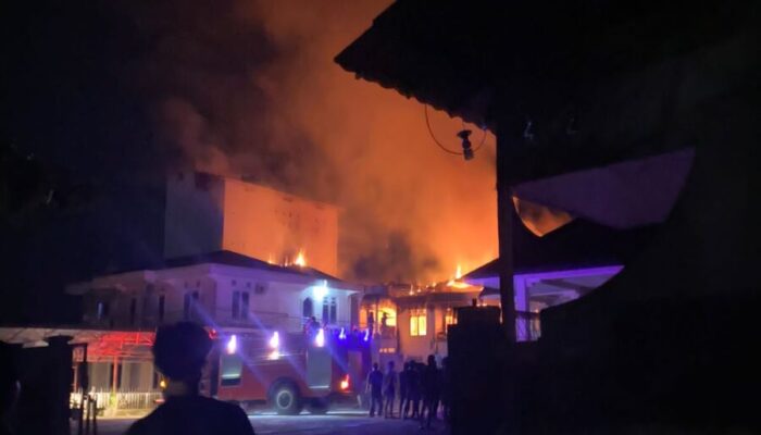 Rumah Wakil Ketua DPRD Dharmasraya Dilalap Si Jago Merah