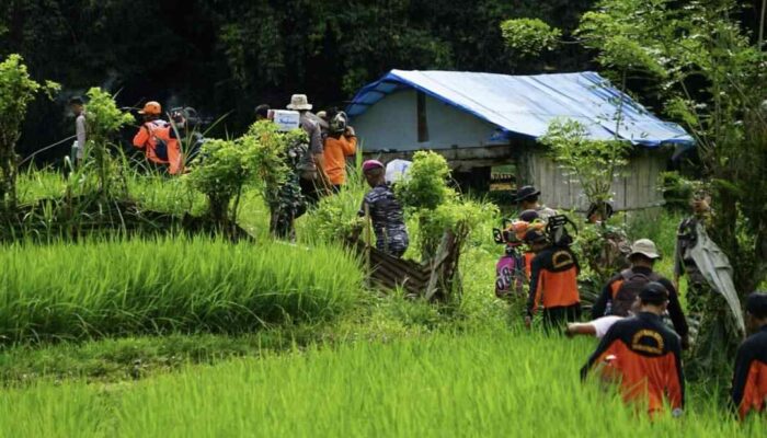 Tim Ekspedisi Sungai Batang Sigarunggung Langsung ke Titik Target Pembersihan