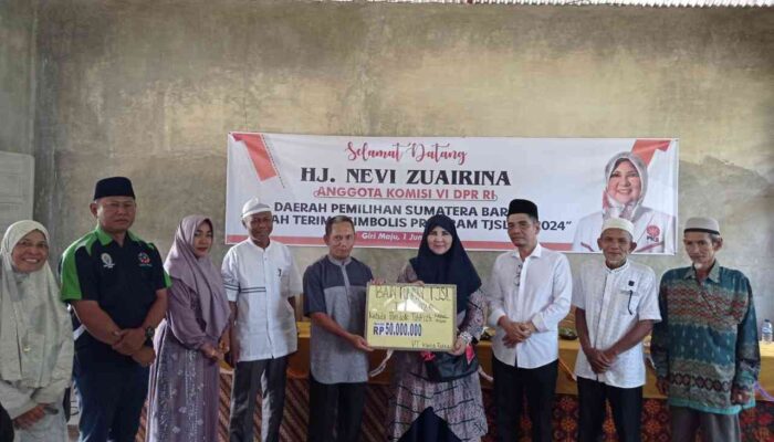 Nevi Zuairina Serahkan Bantuan Pondok Tahfiz Nurul Iman di Pasbar: Pendidikan Pondasi Utama Masa Depan Bangsa