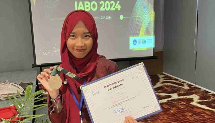 Banggakan Indonesia, Siswa SMA N 1 Padang Panjang Raih Medali Perunggu di Ajang IAOB