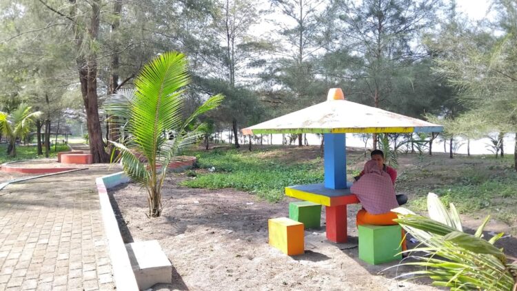 Pantai Binasti yang indah