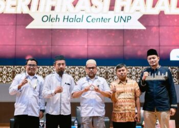 Sosialisasi Sertifikasi Halal merupakan salah satu rangkaian Minangkabau Halal Festival, beberapa hari lalu. IST