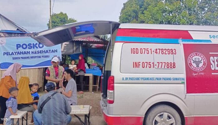 Semen Padang Dirikan Dapur Umum dan Bantu Pencarian Korban Banjir Bandang