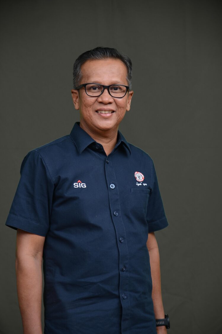 Direktur Utama (Dirut) PT Semen Padang Indrieffouny Indra.