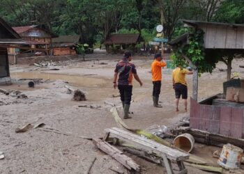 Aliran Batang Sianok meluap