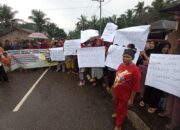 Warga Malabuah di Agam Gelar Aksi Tolak Keberadaan Galian-C, Tuntut Operasi CV Lambah Dareh Sejahtera Disetop
