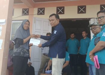 Masyarakat Profesi Penilai Indonesia Serahkan Bantuan di Sungai Jambu Tanah Datar