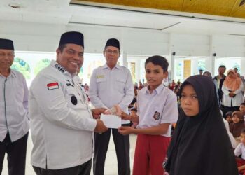 3.722 Pelajar di Padang Pariaman Terima Beasiswa Baznas