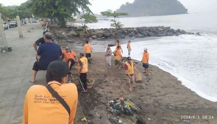 Setiap Hari 540 Ton Sampah di Sumbar Berakhir di Laut