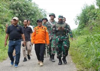 Tanah Datar dan TNI AD terus mengebut pembangunan jembatan sementara untuk akses pascagalodo Marapi agar tidak ada daerah yang terisolir.