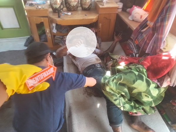 Warga Kelurahan Kayu Kubu Kecamatan Guguak Panjang Kota Bukittinggi digegerkan dengan penemuan mayat berjenis kelamin laki-laki