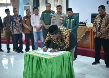 DPRD Padang Pariaman menggelar rapat paripurna dalam rangka penyampaian pandangan akhir fraksi terkait RPJMD