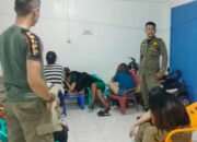 Sembilan Wanita Digelandang ke Mako Satpol PP Padang