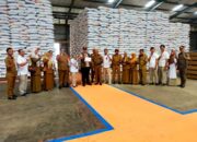 Pemko Bersama Bulog Pastikan Ketersedian Bahan Pangan untuk Kota Padang