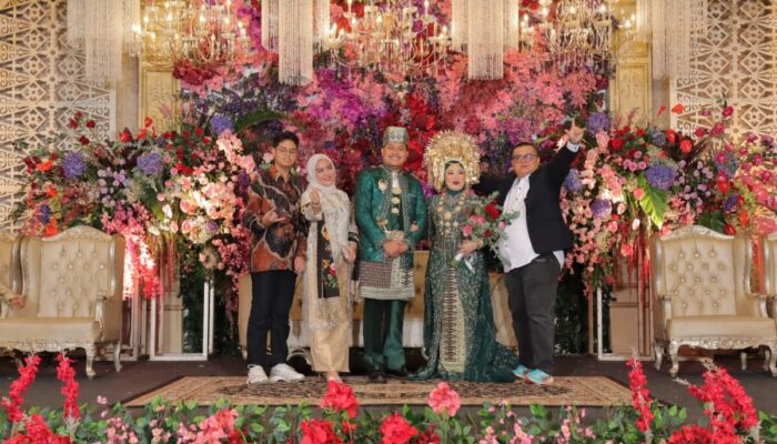 Gabungkan Dua Adat, Ivana dan Mukhti Menikah Pakai Adat Sunda dan Resepsi Adat Minang