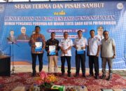 Tiga Dewan Pengawas Perumda Tirta Sago Terima SK