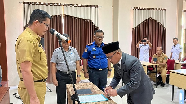 Pemkab Padang Pariaman melantik Yurisman, sebagai Asisten Administrasi Perekonomian dan pembangunan Setdakab