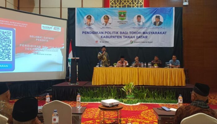 Arkadius Datuak Intan Bano Berikan Pendidikan Politik di Tanah Datar