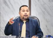 Langgar Aturan, Ketua KI Sumbar Diduga Rangkap Jabatan Dosen Tetap di PTS