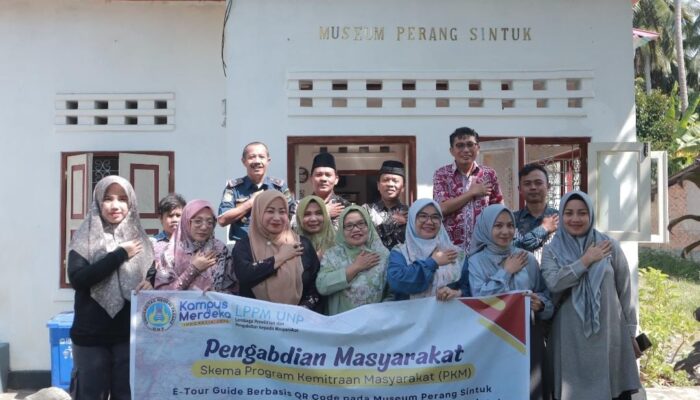 Pengabdian Dosen UNP:  Perkenalkan E-Tour Guide Berbasis QR Code di Museum Perang Sintuk Padang Pariaman