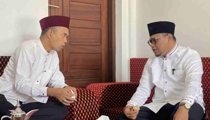 Ustaz Abdul Somad Dukung Iqbal Maju Cawako Padang