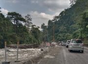 Jalan Lembah Anai Kembali Dibuka, Masih Ada 13 Titik Pengerjaan