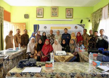 Kegiatan ini dipimpin oleh Drs. Syafril, M.Pd. sebagai ketua, dengan anggota tim Dr. Ulfia Rahmi, M.Pd. dan Fitri Dwi Arini, M.Pd. Acara ini dihadiri oleh 15 kepala sekolah SLB dari seluruh Kabupaten Lima Puluh Kota, termasuk Ketua Musyawarah Kerja Kepala Sekolah (MKKS). IST