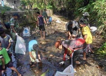 Peduli Sungai, Batang Aia Nagari Manggih Dibersihkan