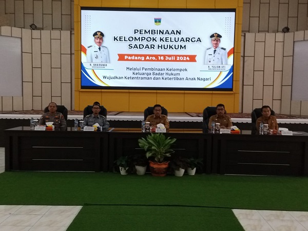 Hukum Sekretariat Daerah Kabupaten Solok Selatan, melaksanakan Pembinaan Kelompok Keluarga Sadar Hukum atau Kadarkum