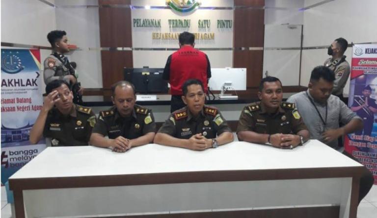 Kejari Agam kembali menetapkan seorang tersangka baru dugaan tindak pidana korupsi pembangunan Gedung Fasilitas Layanan Perpustakaan Umum.