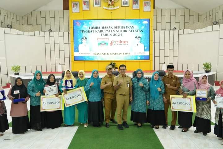 Dinas Pertanian, Ketahanan Pangan, dan Perikanan Pemkab Solsel menggelar lomba masak ikan untuk meningkatkan minat masyarakat makan ikan.