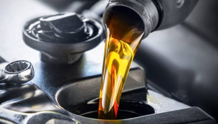 Jangan Malas! Ini Waktu yang Tepat Ganti Oli Motor