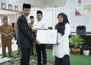 Pemkab Solsel Serahkan SK 49 Guru PPPK