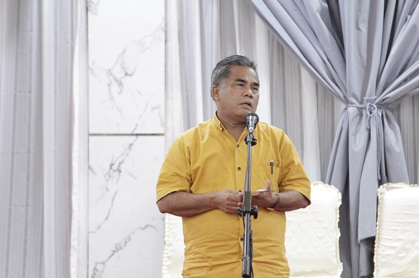 Ketua Irman Gusman Center Padang Marhadi Efendi menilai Bawaslu tak bernyali hingga tak berani menertibkan alat peraga kampanye APK PSU