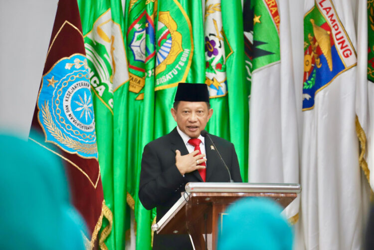 Mendagri Tito Karnavian meminta Badan Pengawas Pemilihan Umum (Bawaslu), agar  menindak tegas oknum aparatur sipil negara (ASN)