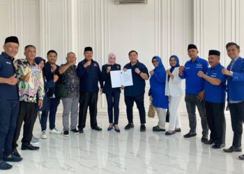 Emiko dan Irwan Afriadi Terima Surat Dukungan dari Nasdem Sumbar