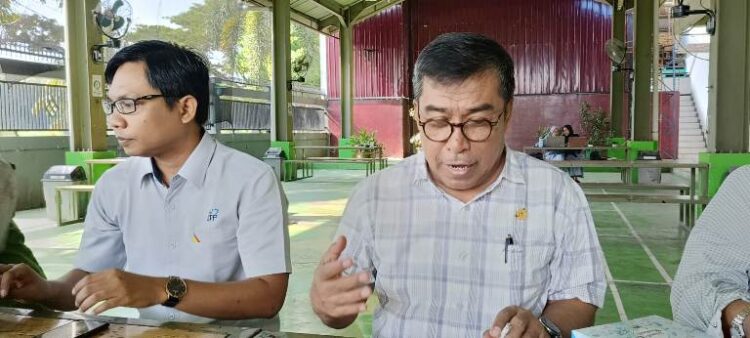 Rektor ITP Dr. Ir. Hendri Nofrianto, M.T, IPM didampingi Wakil 1 Firmansyah David, Ph.D saat coffee morning dengan awak media, Selasa (13/8). WINDA