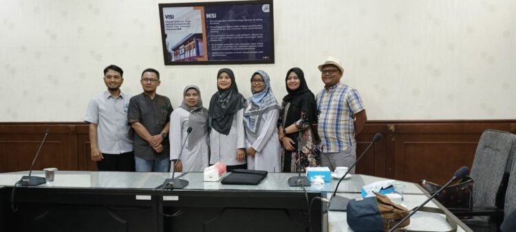 Foto bersama Dekan Fakultas Teknik ITP, dengan para kepala prodi di fakultas tersebut, Senin (26/8). IST